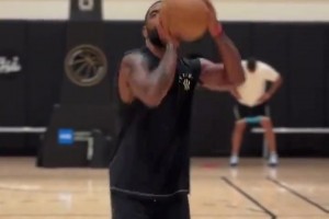 下賽季三狀元合體？歐文已經(jīng)開始簡(jiǎn)單投籃訓(xùn)練 復(fù)出在即????