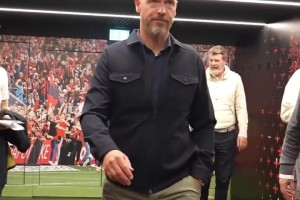 回?fù)?！滕哈赫：如此解雇史無前例，信任我的俱樂部都成功了