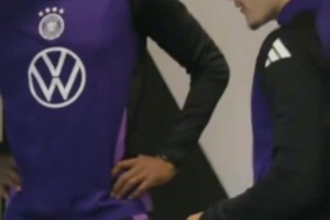 維爾茨很開心啊！德國(guó)隊(duì)備戰(zhàn)世預(yù)賽的訓(xùn)練！