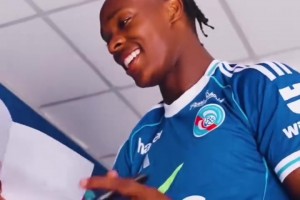 都有光明的未來(lái)！當(dāng)白堡球員看到自己青訓(xùn)時(shí)期的照片！