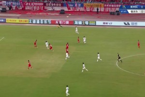 宿遷隊(duì)先拔頭籌！中路接隊(duì)友傳球，頭球破門