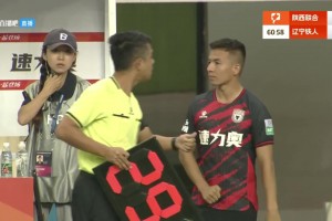 神算！陜西聯(lián)合臨時決定發(fā)完角球后再換糜昊倫，后者隨后圓月彎刀
