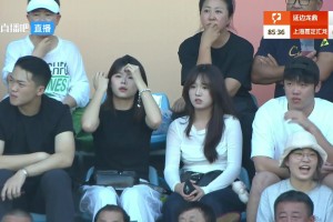 朝鮮族姑娘真上鏡?！中甲延邊比賽中導(dǎo)播頻繁給到看臺(tái)特寫鏡頭