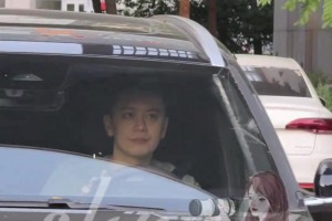 太低調(diào)了！CBA總冠軍教頭楊鳴開著14w的星越被群眾拍到