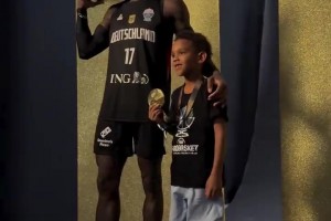 世界杯+歐錦賽雙冠！施羅德是否超越司機(jī)成為德國(guó)男籃第一人??