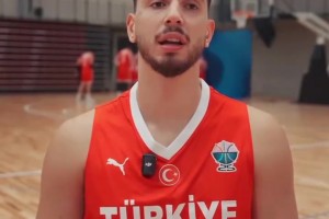 申京：恩比德是最難防的球員之一，狀態(tài)好沒(méi)人能防住我！