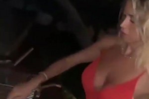 卡里烏斯老婆在烤肉時被一頓狂拍，得此老婆真是幸福美滿??