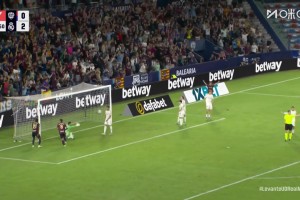 皇馬被扳一球！艾永禁區(qū)機(jī)敏跑位頭球破門，萊萬(wàn)特1-2皇馬