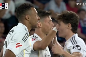 姆總?cè)昼妰汕颍【永諣柼魝?，姆巴佩單刀過(guò)掉門將打空門得手