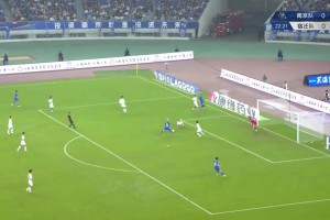滕帥進(jìn)球，南京隊(duì)1-0領(lǐng)先