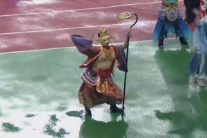 這畫風(fēng)。。蘇超淮安主場中場表演：唐僧、悟空、八戒各展“神通”