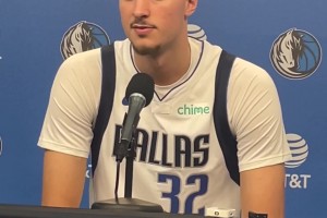 理所應(yīng)當(dāng)！弗拉格：我今年的目標(biāo)是拿下最佳新秀！