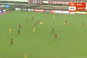 中甲賽場，陜西隊外援打出貝克漢姆式吊射??