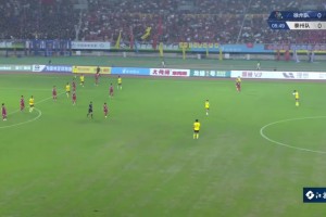 泰州隊(duì)突施冷箭！徐州隊(duì)門將奮勇?lián)涑? >
                                        </div>
                                    </div>
                                    <div   id=