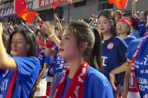 江西表妹！贛超上的美女球迷跳舞助威??