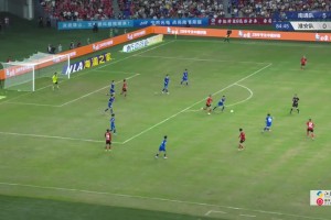 ??太頑強了！這一次極限的門線救險，體現(xiàn)了淮安隊不服輸?shù)木? >
                                        </div>
                                    </div>
                                    <div   id=