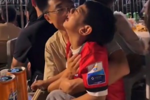 溫情蘇超！淮安小球迷痛哭，父母安慰：已經很棒了！?