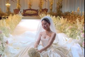 小臉蛋好身材！堂安律老婆穿上婚紗后看著真的太美了??