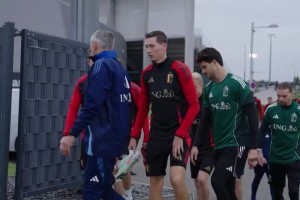 六親不認(rèn)的步伐！國家隊訓(xùn)練中的快樂阿德耶米！