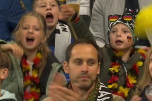 阿德耶米送直塞！格納布里前插爆射得手！德國3-0領(lǐng)先盧森堡！