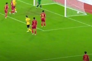 “雄起聲”震天，熱血足球燃爆賽場！超2萬人見證成都VS廣安!