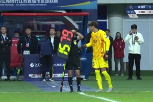 換人神了！蘇超南通隊點球大戰(zhàn)前換門將，蔡天龍登場連撲兩點??