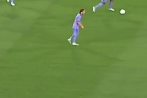 這就是典禮三中場！簡單配合后直接打開進攻思路！