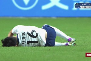 如此蘇超怎能不愛！無錫隊球員一路猛搶，最后被爆頭贏得球權(quán)??