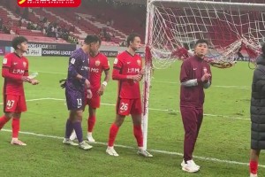 投入！蘇超南京隊和泰州隊點球大戰(zhàn)，10歲小姑娘跪拜祈求??