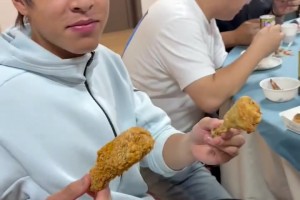 投入！蘇超南通點球大戰(zhàn)進決賽，南通市長張彤激動的像個孩子??