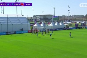 直接打花了！U17中國(guó)女足4-0領(lǐng)先出線在望，宋語(yǔ)后點(diǎn)破門(mén)