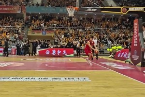 麗水雙子星連線！倪豪凱單手“戰(zhàn)斧”爆扣！