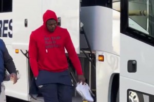 怎么又受傷了？錫安減重后這身體還是有點(diǎn)脆??！