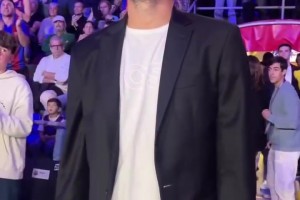 你還欠雷霆幾個絕殺！阿布里內(nèi)斯的球衣被退役！