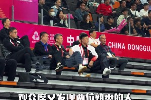 郭導(dǎo)和杜導(dǎo)又來(lái)看比賽了...