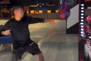 當(dāng)莫德里奇要求伊斯科不要自私時，伊斯科反駁，拉莫斯讓其閉嘴！