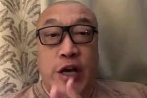 老詹也才打2場呀！馬健：目前為止詹杜庫表現(xiàn)最差是老詹 表現(xiàn)最好是庫里