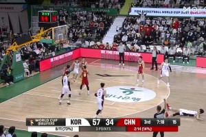 胡明軒撲的太狠送對(duì)手三罰！杜鋒在演播室無(wú)奈表示：這么敏感干嘛？